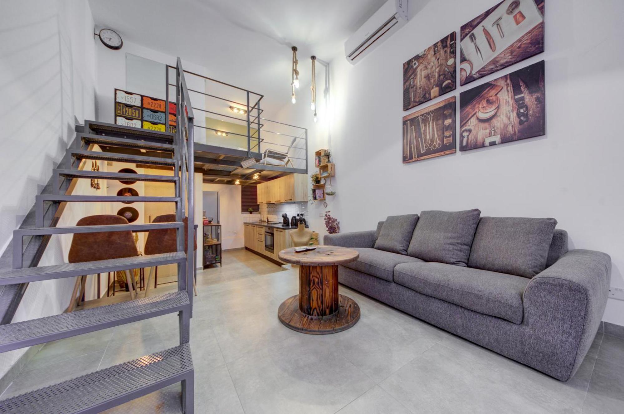 Unique Studio Loft, Walking Distance To Valletta Hamrun Bagian luar foto